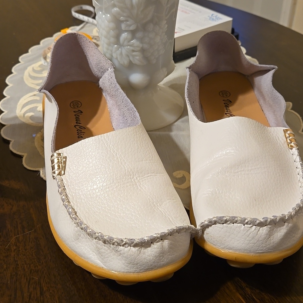 Vaneli White Leather Driving Loafers